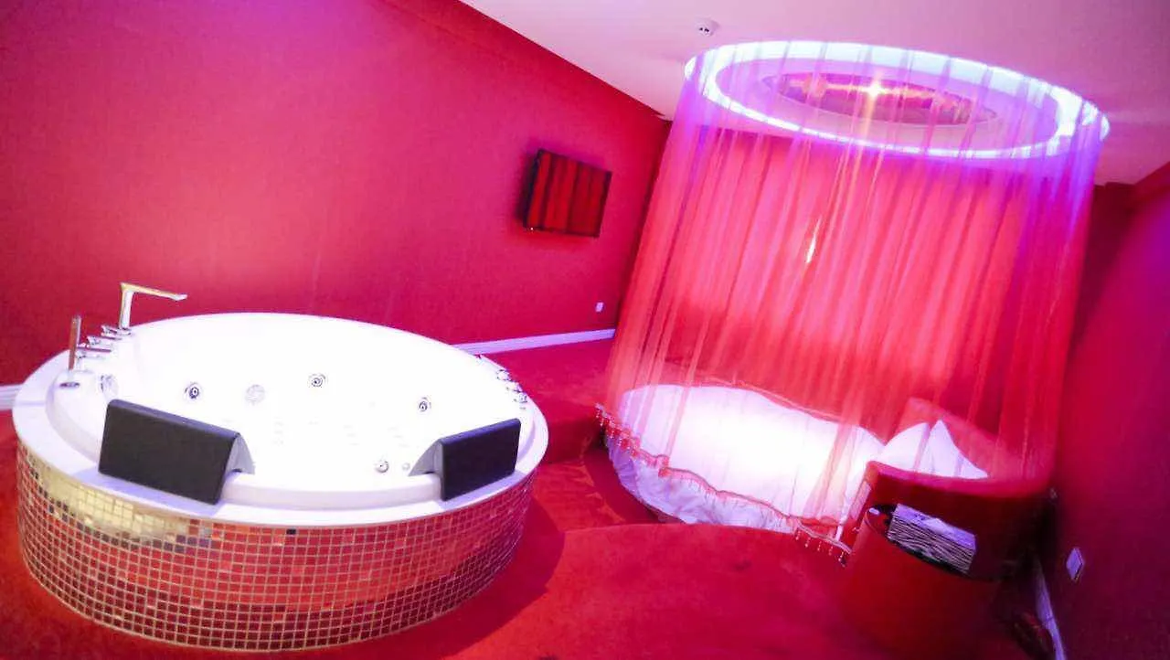 Swan'S Love Theme Hotel Sanya 3*,