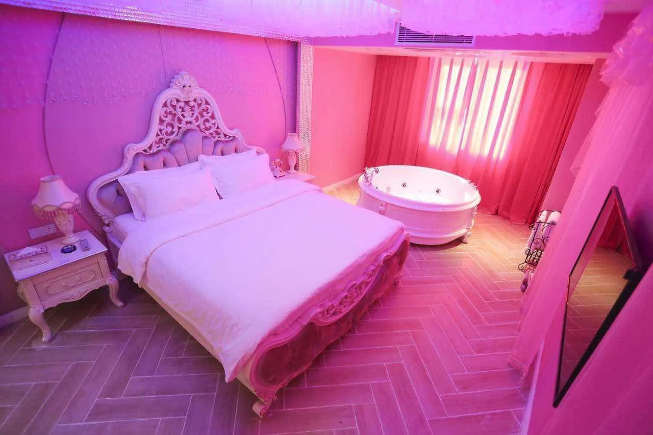 Swan'S Love Theme Hotel 싼야